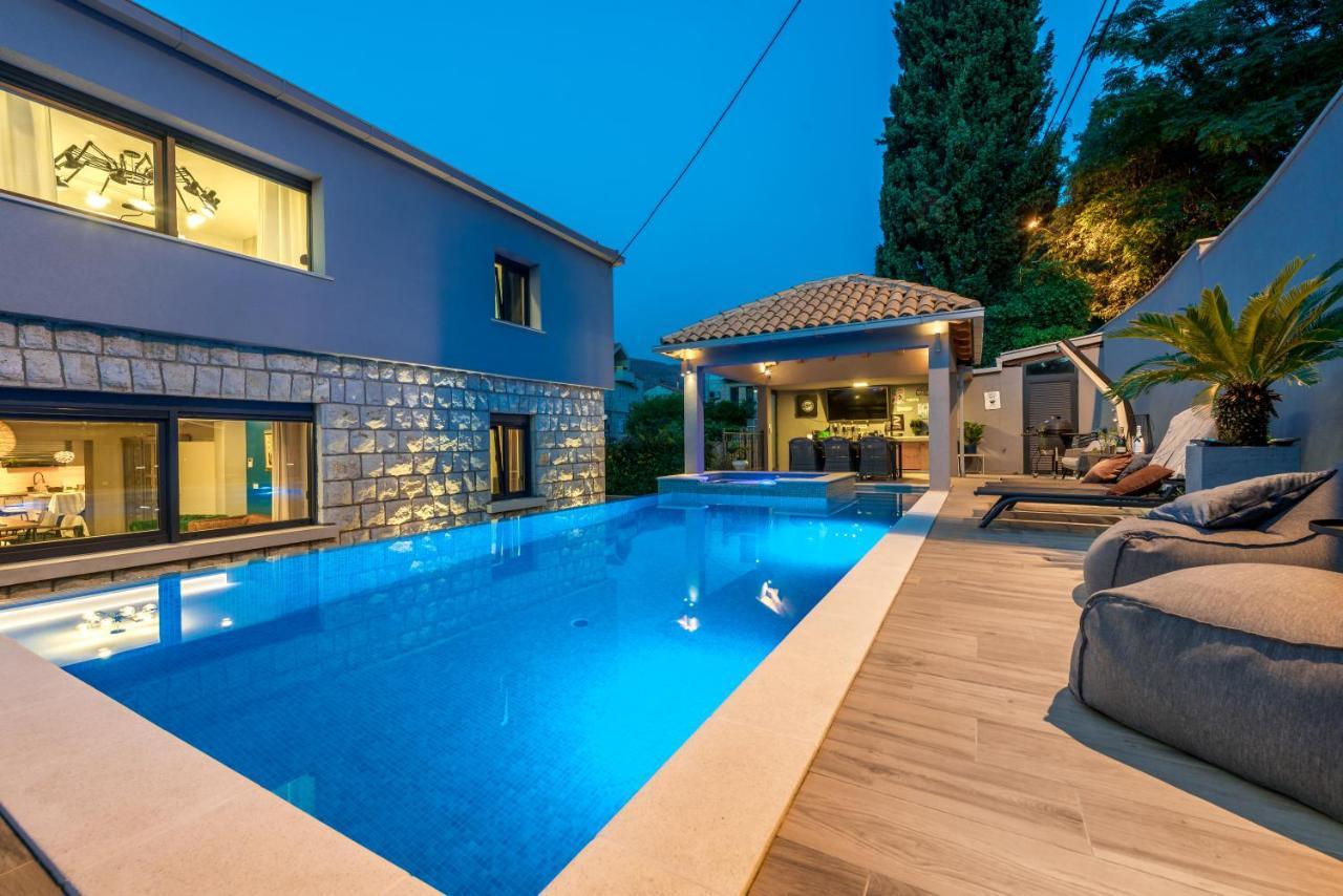 Vikor Villa